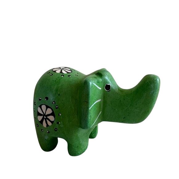 Hand Carved Green Soapstone Elephant Figurine African Safari Animal Sculpture - Picture 3 of 8
